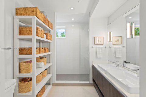Condominio en venta en Miami, Florida, 3 dormitorios, 207.73 m2 № 1748247 - foto 19