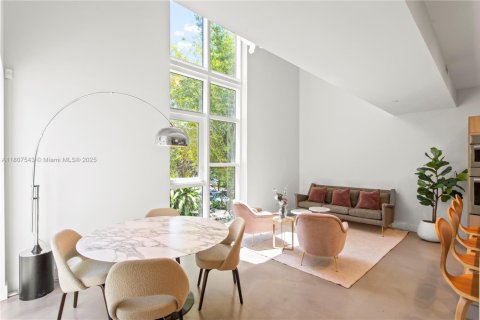 Condominio en venta en Miami, Florida, 3 dormitorios, 207.73 m2 № 1748247 - foto 3