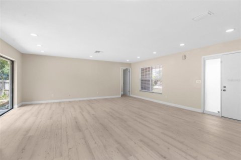 House in Spring Hill, Florida 3 bedrooms, 156.54 sq.m. № 1654555 - photo 3