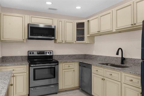 House in Spring Hill, Florida 3 bedrooms, 156.54 sq.m. № 1654555 - photo 26