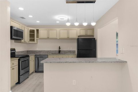 House in Spring Hill, Florida 3 bedrooms, 156.54 sq.m. № 1654555 - photo 24
