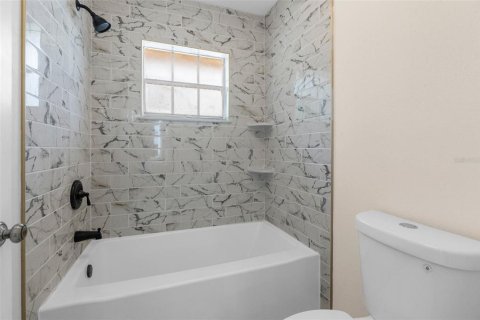 House in Spring Hill, Florida 3 bedrooms, 156.54 sq.m. № 1654555 - photo 10