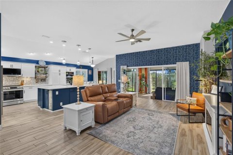 Casa en venta en The Villages, Florida, 3 dormitorios, 189.24 m2 № 2430740 - foto 5