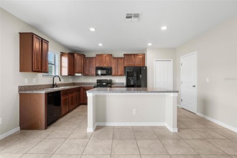 Villa ou maison à vendre à Zephyrhills, Floride: 4 chambres, 238.76 m2 № 2211527 - photo 3