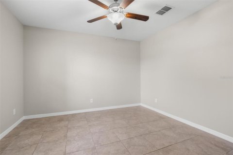 Villa ou maison à vendre à Zephyrhills, Floride: 4 chambres, 238.76 m2 № 2211527 - photo 13