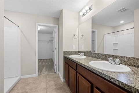 Villa ou maison à vendre à Zephyrhills, Floride: 4 chambres, 238.76 m2 № 2211527 - photo 21