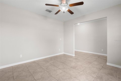 Villa ou maison à vendre à Zephyrhills, Floride: 4 chambres, 238.76 m2 № 2211527 - photo 16