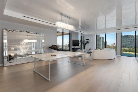Condo in Miami Beach, Florida, 7 bedrooms  № 1799661 - photo 9