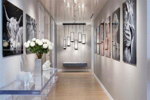 Condo in Miami Beach, Florida, 7 bedrooms  № 1799661 - photo 15
