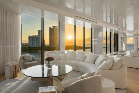 Condo in Miami Beach, Florida, 7 bedrooms  № 1799661 - photo 3