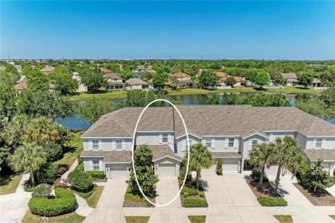 Townhouse in Lakewood Ranch, Florida 2 bedrooms, 107.77 sq.m. № 2120322