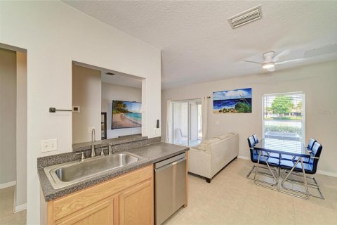 Touwnhouse à vendre à Lakewood Ranch, Floride: 2 chambres, 107.77 m2 № 2120322 - photo 18