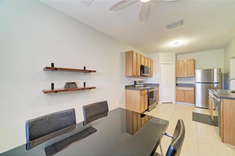 Touwnhouse à vendre à Lakewood Ranch, Floride: 2 chambres, 107.77 m2 № 2120322 - photo 10