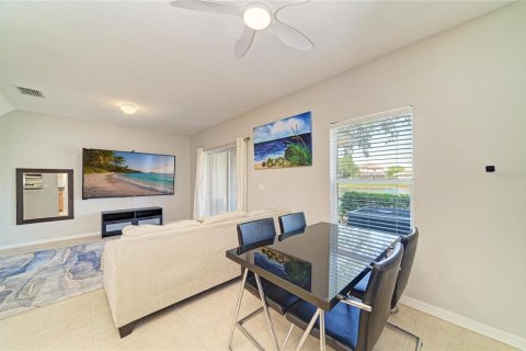 Touwnhouse à vendre à Lakewood Ranch, Floride: 2 chambres, 107.77 m2 № 2120322 - photo 12