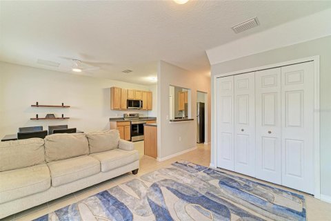 Touwnhouse à vendre à Lakewood Ranch, Floride: 2 chambres, 107.77 m2 № 2120322 - photo 8