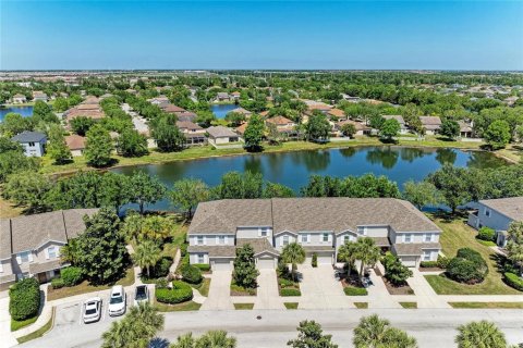 Touwnhouse à vendre à Lakewood Ranch, Floride: 2 chambres, 107.77 m2 № 2120322 - photo 2