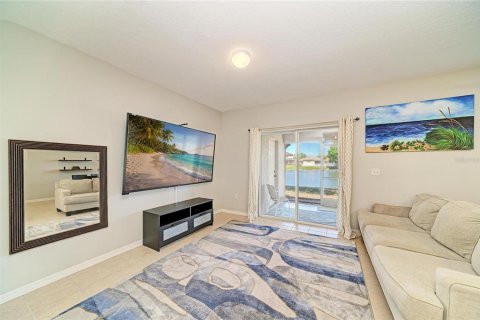 Touwnhouse à vendre à Lakewood Ranch, Floride: 2 chambres, 107.77 m2 № 2120322 - photo 5
