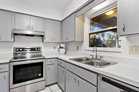 Villa ou maison à vendre à Sarasota, Floride: 3 chambres, 137.5 m2 № 2400090 - photo 6