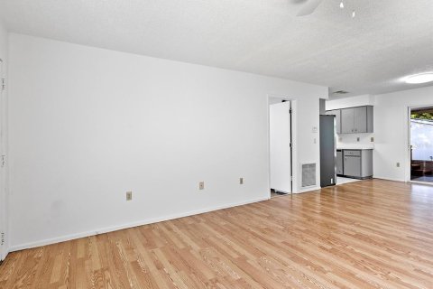 Villa ou maison à vendre à Sarasota, Floride: 3 chambres, 137.5 m2 № 2400090 - photo 3