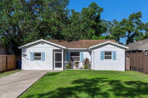 Villa ou maison à vendre à Sarasota, Floride: 3 chambres, 137.5 m2 № 2400090 - photo 2