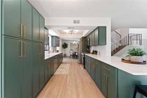 House in Palm Harbor, Florida 4 bedrooms, 197.51 sq.m. № 2219044 - photo 5
