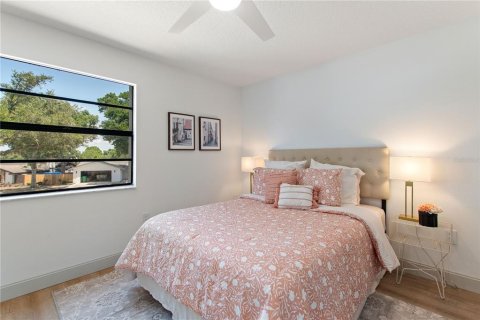 House in Palm Harbor, Florida 4 bedrooms, 197.51 sq.m. № 2219044 - photo 29