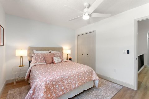 House in Palm Harbor, Florida 4 bedrooms, 197.51 sq.m. № 2219044 - photo 30