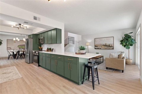 House in Palm Harbor, Florida 4 bedrooms, 197.51 sq.m. № 2219044 - photo 4