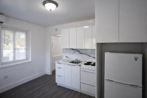 Apartamento en alquiler en Miami, Florida № 2026769 - foto 2