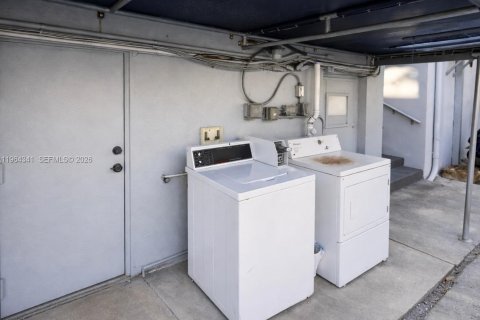 Apartamento en alquiler en Miami, Florida № 2026769 - foto 10