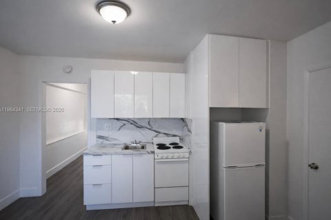 Estudio en Miami, Florida № 2026769