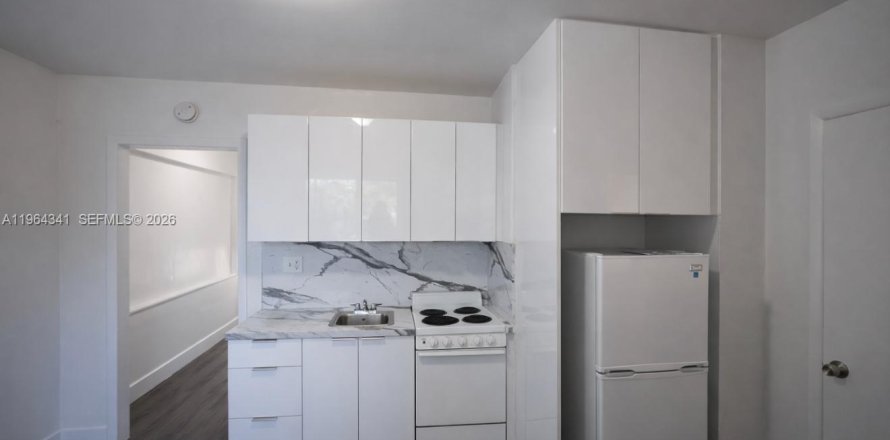 Estudio en Miami, Florida № 2026769