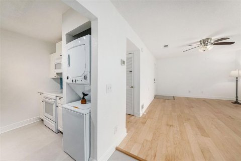 Condo in Tampa, Florida, 1 bedroom  № 2142789 - photo 6