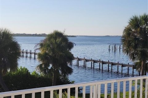 House in Port Charlotte, Florida 5 bedrooms, 361.67 sq.m. № 1901270 - photo 20