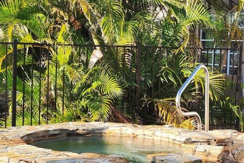 House in Port Charlotte, Florida 5 bedrooms, 361.67 sq.m. № 1901270 - photo 30