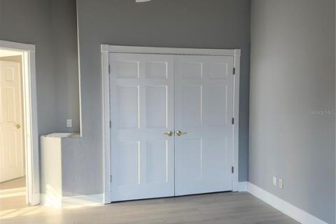 House in Port Charlotte, Florida 5 bedrooms, 361.67 sq.m. № 1901270 - photo 27