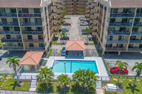 Condominio en venta en Miami, Florida, 2 dormitorios, 78.78 m2 № 1782026 - foto 19