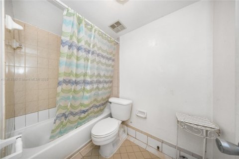 Condominio en venta en Miami, Florida, 2 dormitorios, 78.78 m2 № 1782026 - foto 11