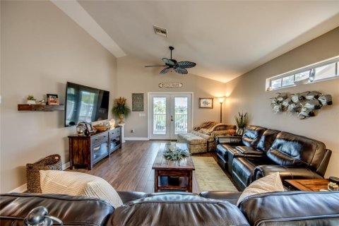Casa en venta en Fort Myers, Florida, 3 dormitorios, 124.21 m2 № 1566218 - foto 5