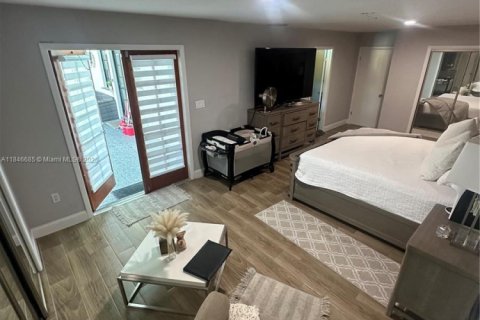 House in Belle Glade, Florida 5 bedrooms, 233.65 sq.m. № 1936043 - photo 25