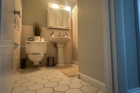 House in Belle Glade, Florida 5 bedrooms, 233.65 sq.m. № 1936043 - photo 18