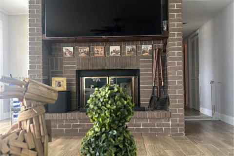 House in Belle Glade, Florida 5 bedrooms, 233.65 sq.m. № 1936043 - photo 14