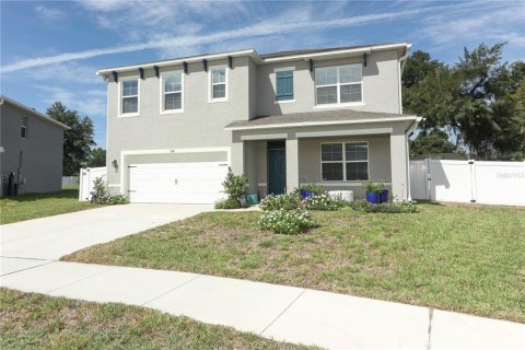House in Deltona, Florida 5 bedrooms, 250.46 sq.m. № 1295652 - photo 1
