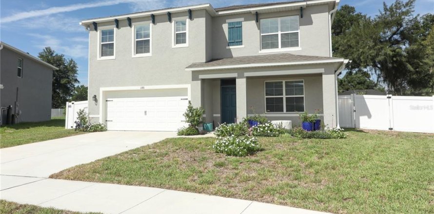House in Deltona, Florida 5 bedrooms, 250.46 sq.m. № 1295652