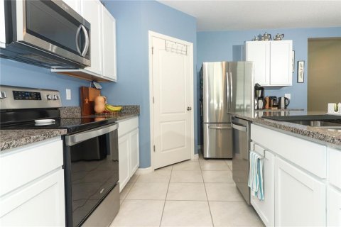 House in Deltona, Florida 5 bedrooms, 250.46 sq.m. № 1295652 - photo 8