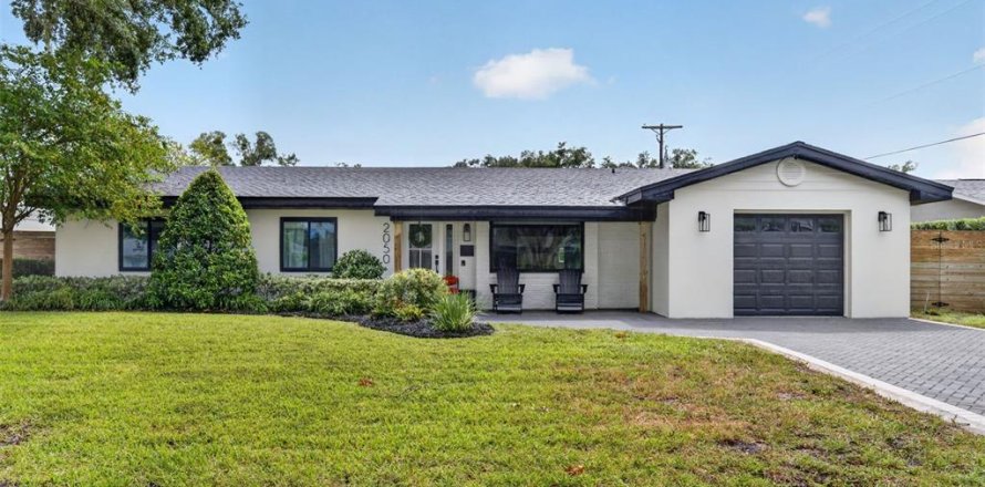 Villa ou maison à Maitland, Floride 4 chambres, 188.87 m2 № 2408914