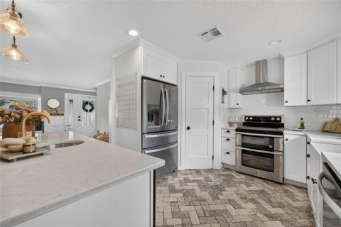 Villa ou maison à vendre à Maitland, Floride: 4 chambres, 188.87 m2 № 2408914 - photo 13