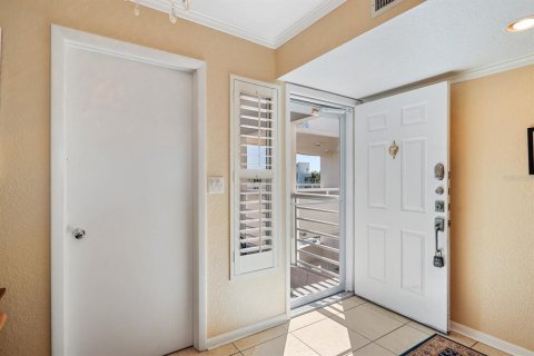 Condo in Saint Petersburg, Florida, 2 bedrooms № 2232520 - photo 5