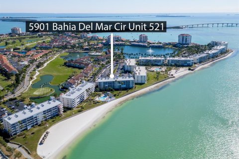 Condo in Saint Petersburg, Florida, 2 bedrooms № 2232520 - photo 2