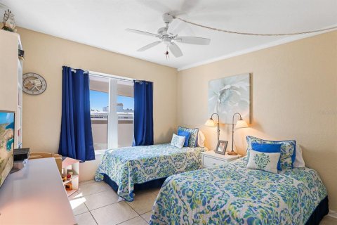 Condo in Saint Petersburg, Florida, 2 bedrooms № 2232520 - photo 15